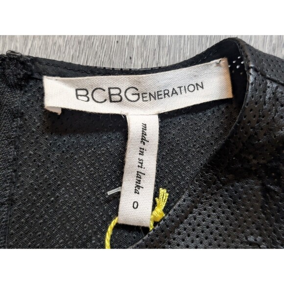 BCBGeneration Crop Tank Black Top Faux Leather Back Zip Size 0 NWT Fast Shipping - Picture 3 of 16